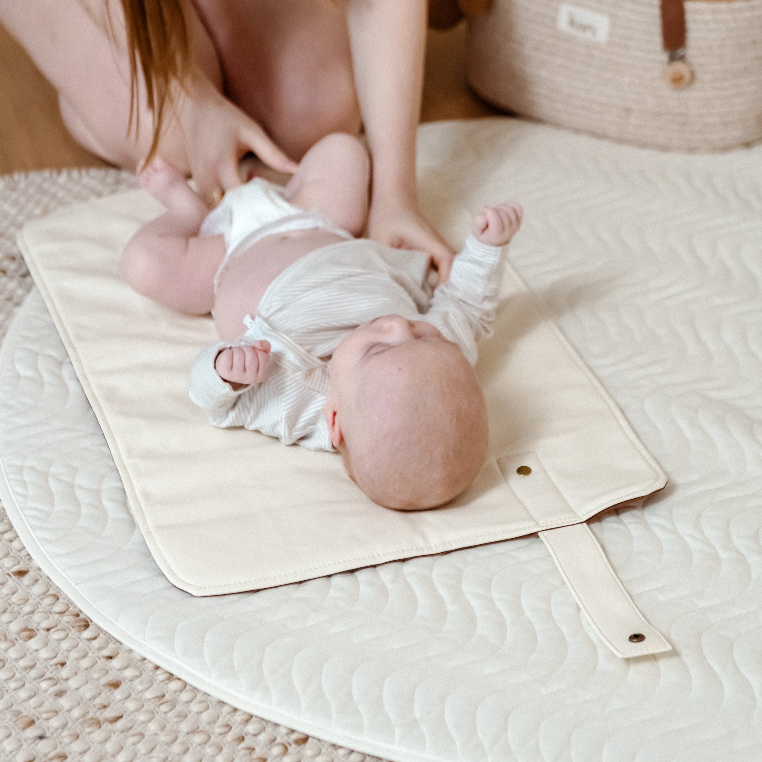 Luxe Travel Change Mat - Chocolate