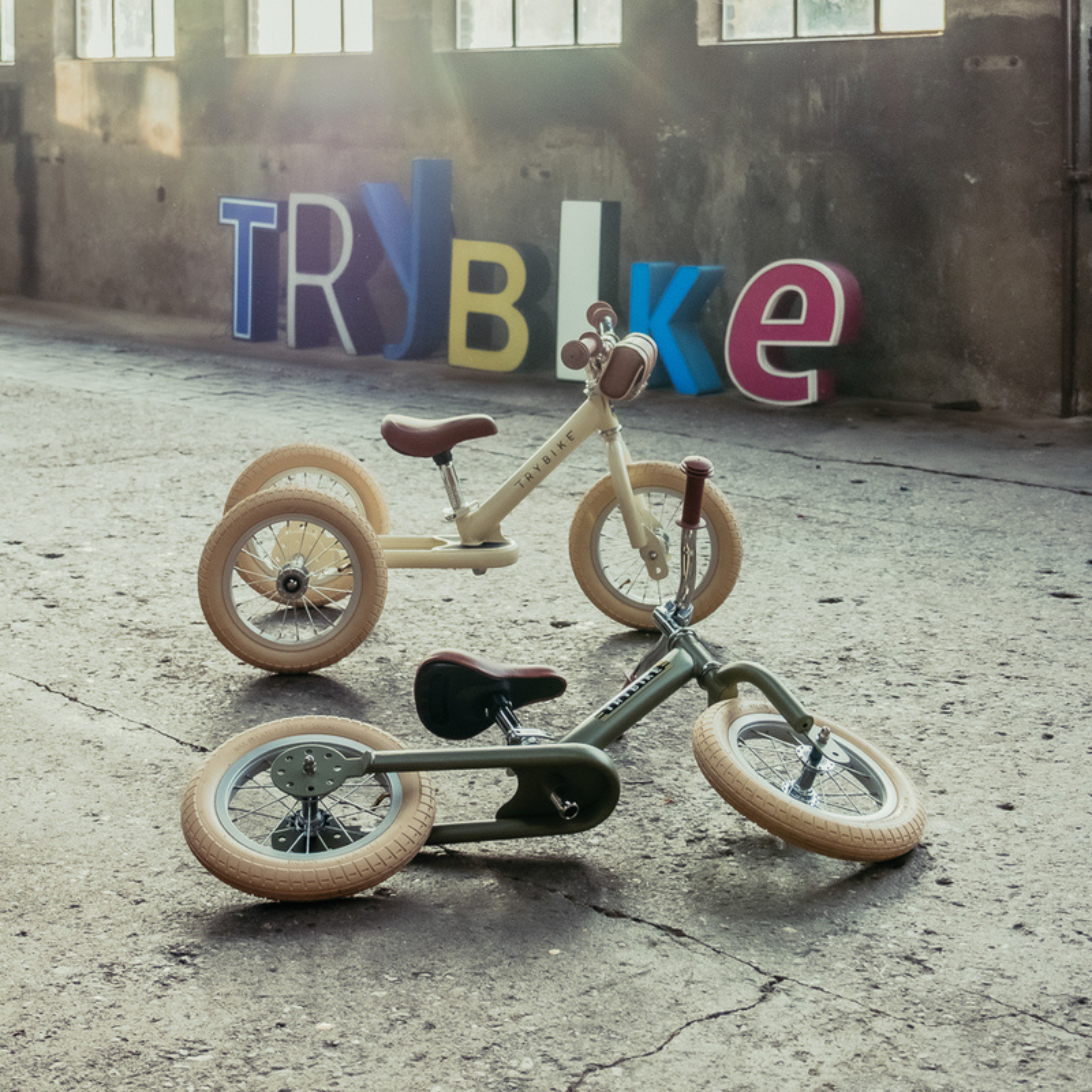 Matte Cream Vintage TRYBIKE - Cream Tyres & Chrome (3 wheel)